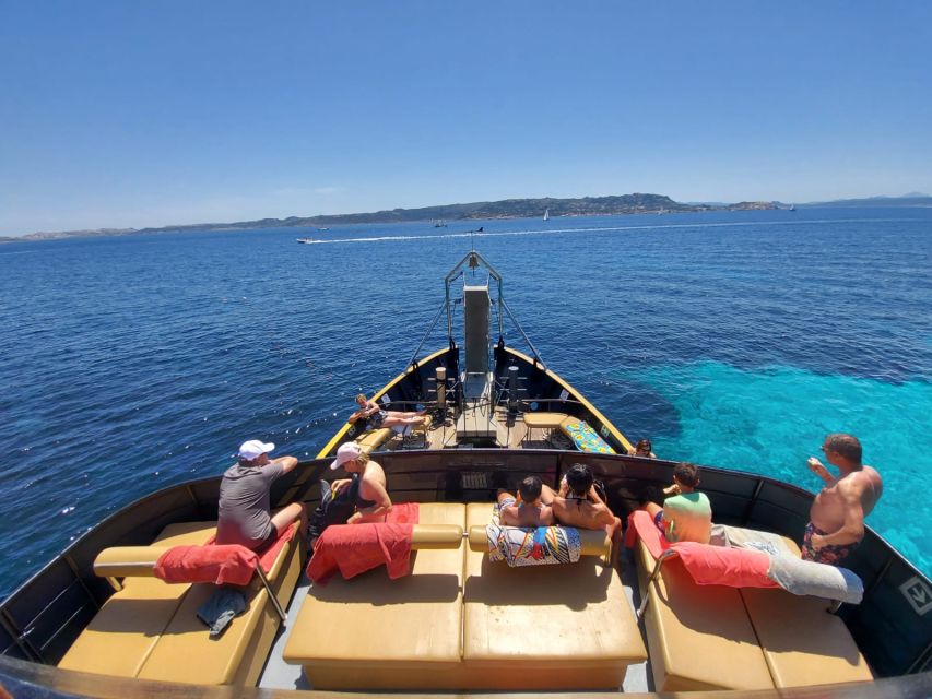 From Cannigione: La Maddalena Archipelago Boat Trip - Commentary, languages, and what you should download