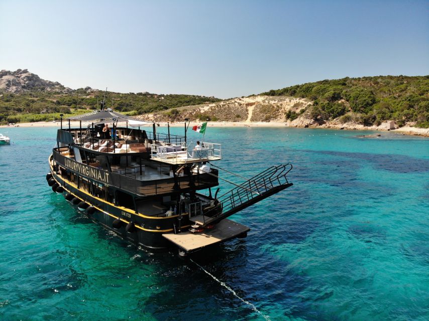 From Cannigione: La Maddalena Archipelago Boat Trip - One hour in La Maddalena town