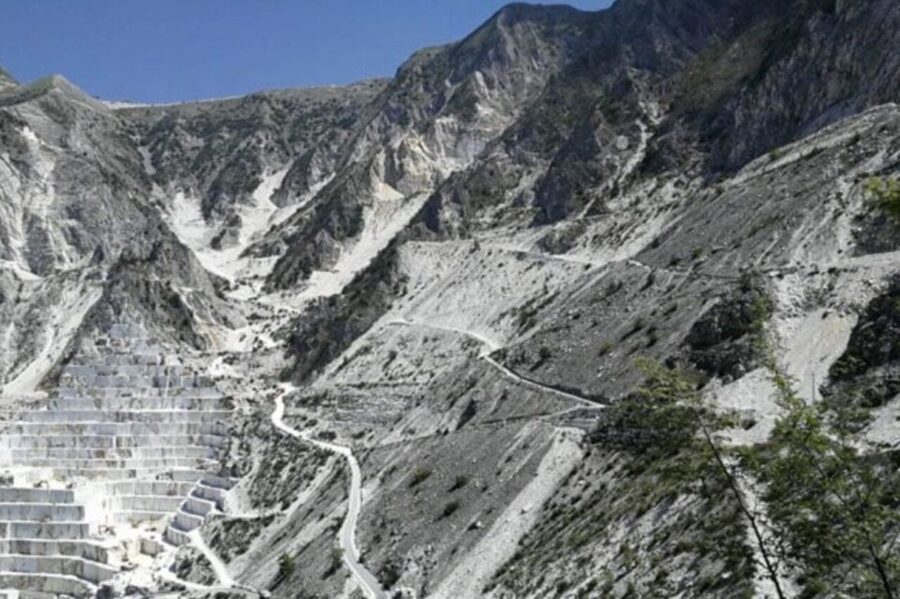 From Carrara: Marble Quarries Jeep Tour with Lardo Tasting - Riding up the quarry roads