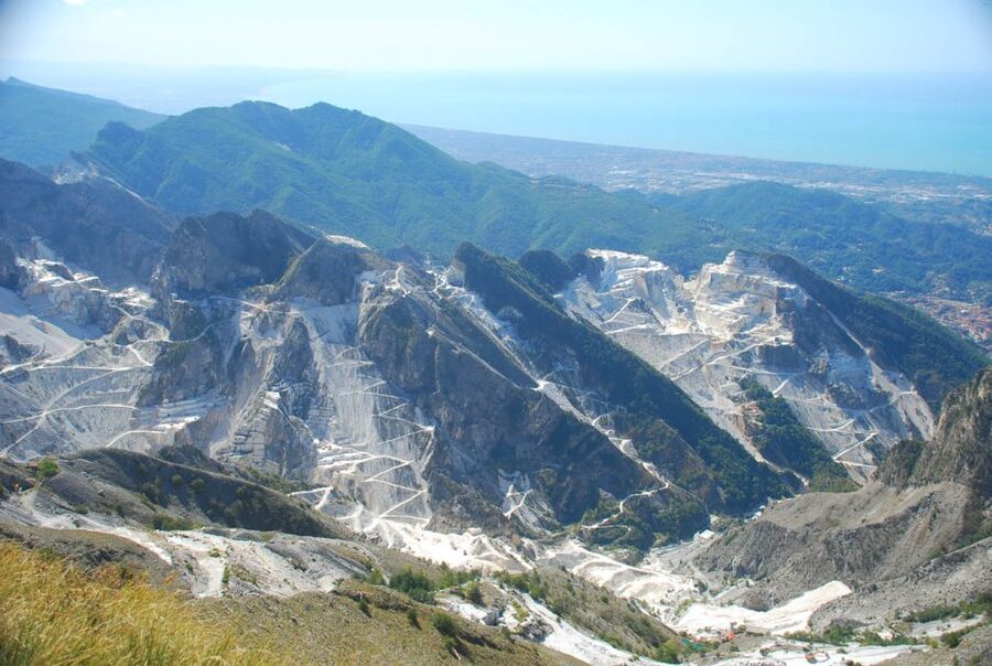 From Carrara: Marble Quarries Jeep Tour with Lardo Tasting - From Roman quarrying to modern cutting