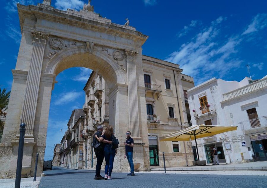 From Catania: Neapolis of Syracuse, Ortygia, and Noto Tour - How the guides shape the day