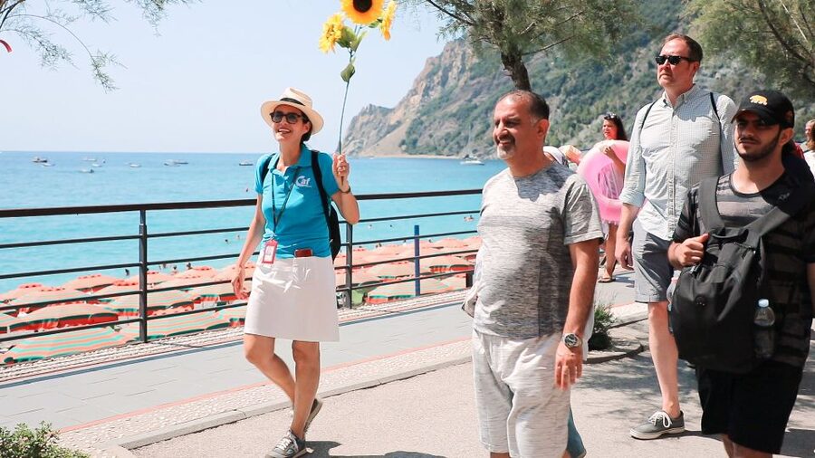 From Florence: Cinque Terre Day Trip with Optional Lunch - The guides make a real difference