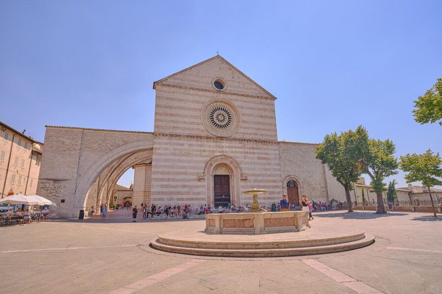 From Florence: Orvieto and Perugia Tour with Church Visits - Who should book this Assisi day trip?