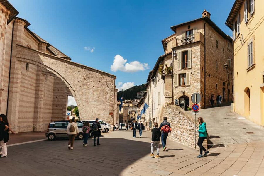 From Florence: Orvieto and Perugia Tour with Church Visits - The route needs a careful check