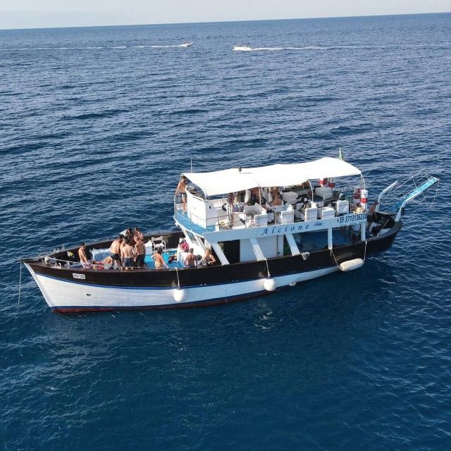 From Ischia: Procida Island Full-Day Boat Tour with Lunch - Your hour on Procida