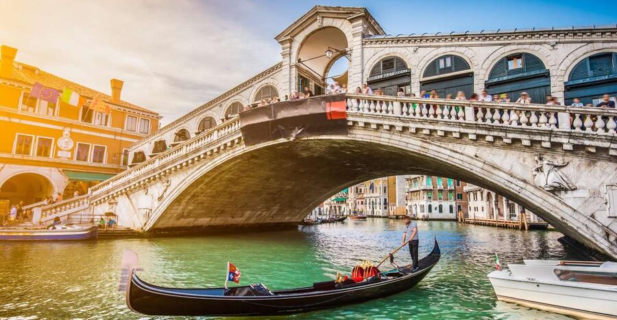 From Lake Garda: Full-Day Guided Group Tour of Venice - Key points at a glance