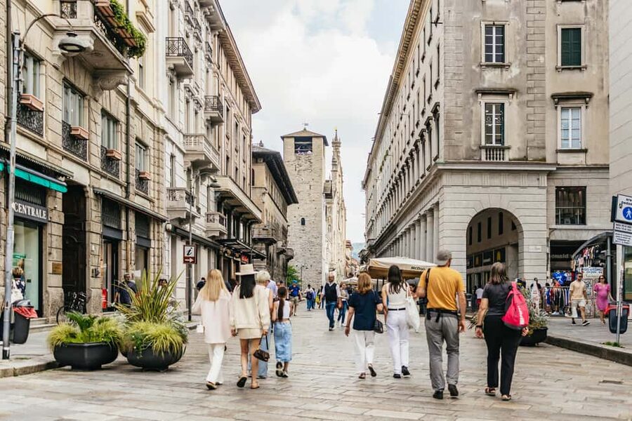 From Milan: Lake Como Cruise with Visits to Como & Bellagio - The lake cruise, from public boat to private option