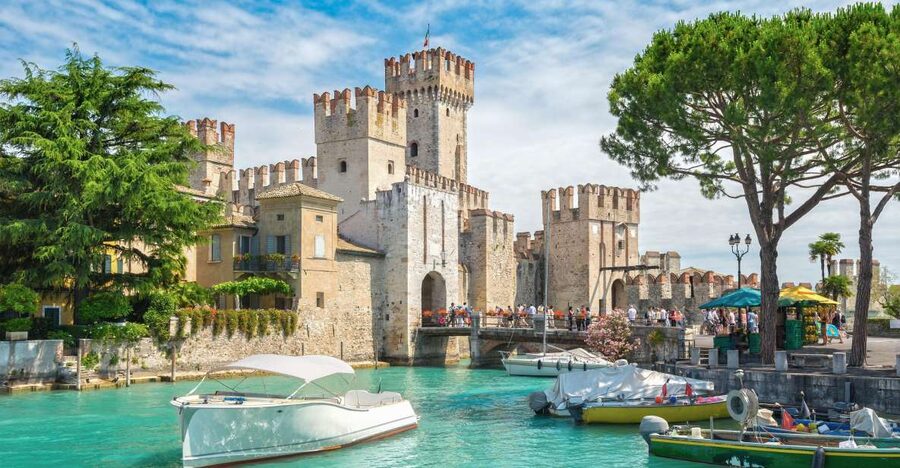 From Milan: Verona, Sirmione and Lake Garda with Boat Cruise - Verona in three hours