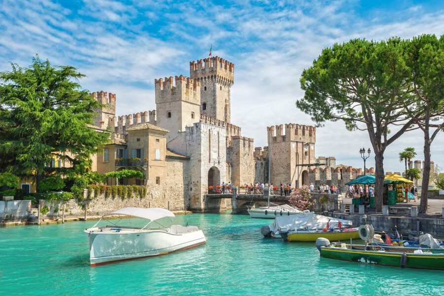 From Milan: Verona, Sirmione and Lake Garda with Boat Cruise - The one-hour transfer to Lake Garda