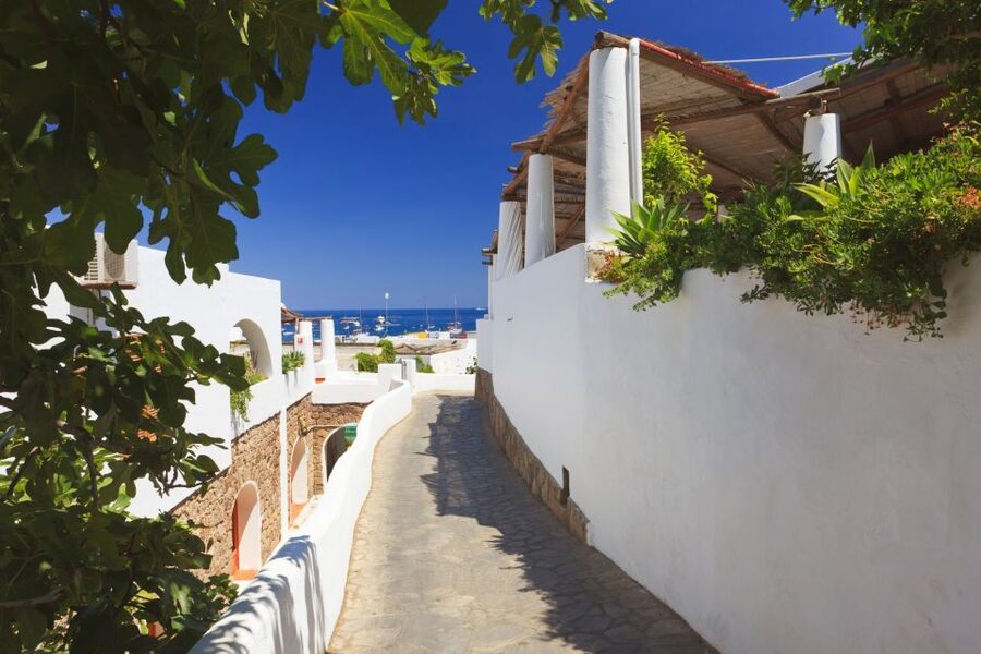 From Milazzo: Panarea and Stromboli Boat Trip by Night - Is $89 good value for a 10-hour day?