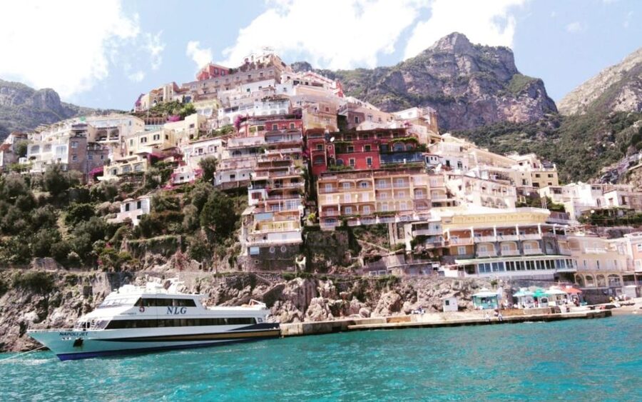 From Naples: Ferry to Amalfi and Positano - Getting to Molo Beverello Before 8:35 or 10:00