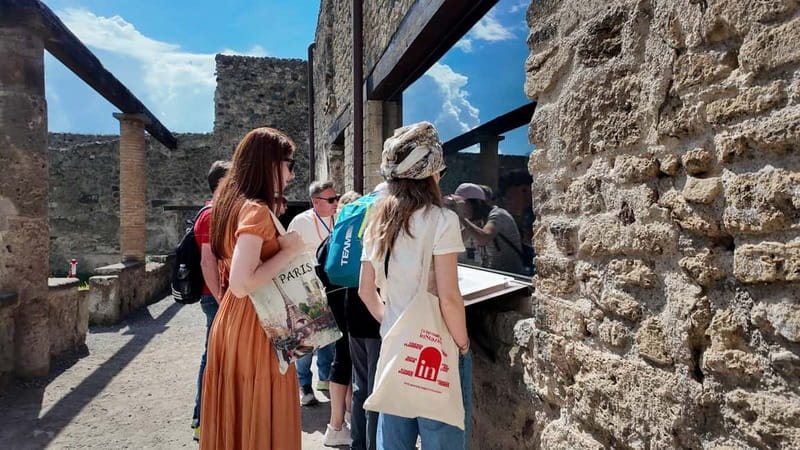 From Naples: Guided tour of Pompeii skip-the-line and round-trip train - Returning to Naples without a guide