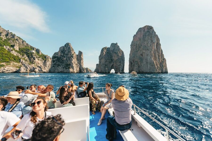 From Naples: Gulf of Naples & Capri Sightseeing Boat Tour - What the fixed schedule means
