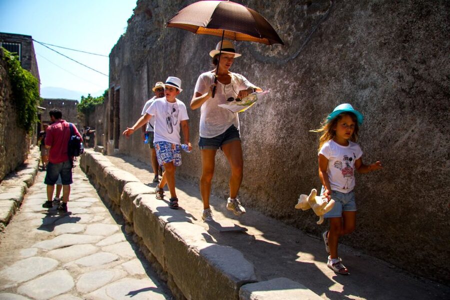 From Naples: Pompeii & Amalfi Coast Full-Day Trip - Pompeii in two focused hours