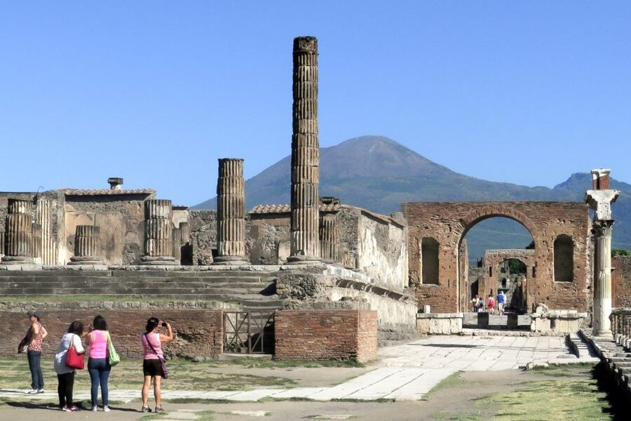 From Naples: Pompeii & Amalfi Coast Full-Day Trip with Lunch - Two hours in Amalfi town