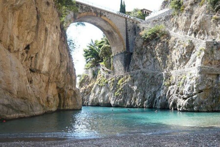 From Naples: Pompeii & Amalfi Coast Full-Day Trip with Lunch - Pompeii and the Roman town beneath the ash
