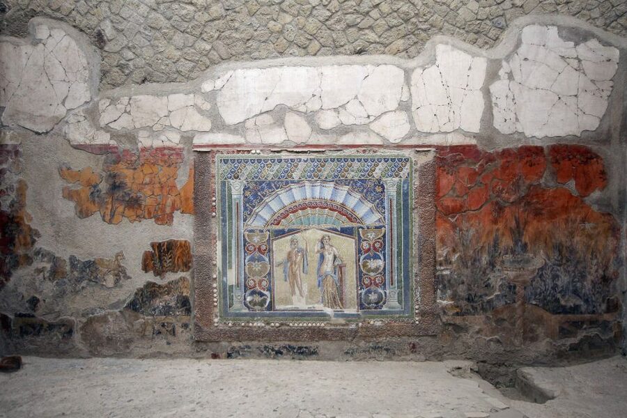 From Naples: Pompeii and Herculaneum Tour with Lunch - Herculaneum: the day’s most intimate stop
