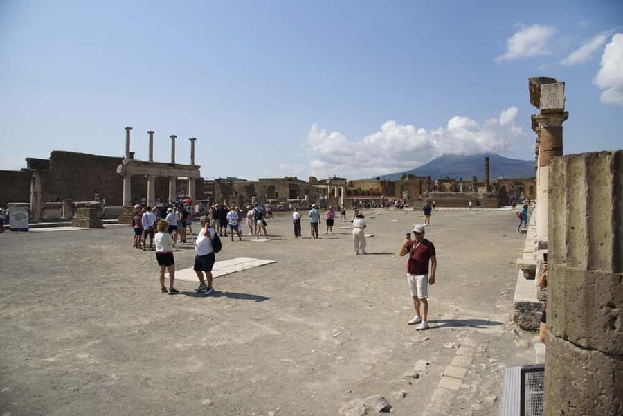 From Naples: Pompeii and Vesuvius Guided Day Trip with Lunch - The Forum, Lupanare, and Thermopolium
