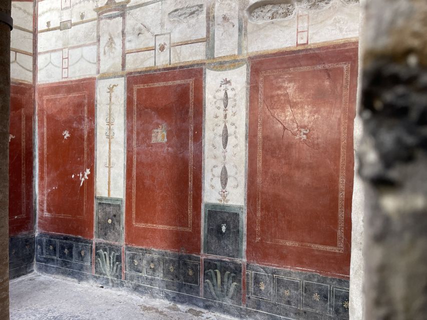 From Naples: Pompeii Guided Tour with Skip-the-Line Tickets - The 15-minute break in Pompei