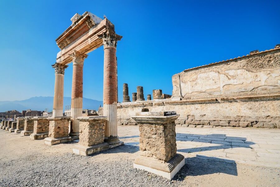 From Naples: Pompeii Skip-the-Line Entry Ticket and Tour - The guides make the difference
