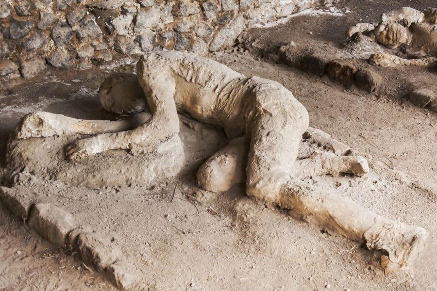 From Naples: Pompeii Skip-the-Line Entry Ticket and Tour - The ride from Naples to the ancient city