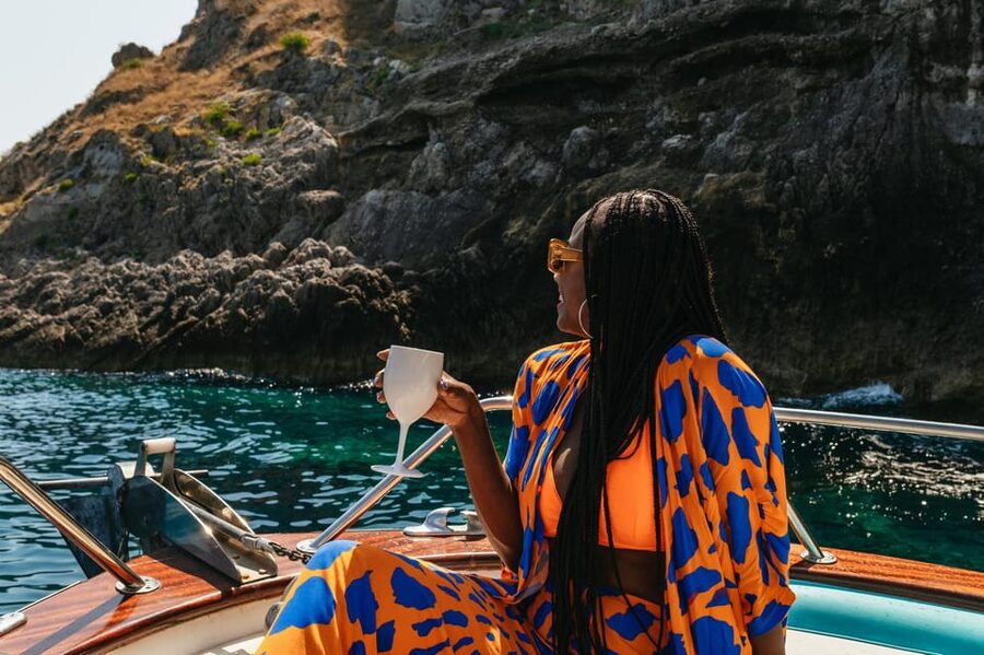 From Naples: Positano and Amalfi Boat Tour with Drinks - Swimming and snorkeling in clear water