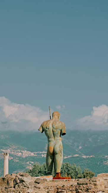 From Naples/Salerno: Pompeii, Sorrento, and Positano Tour - Two hours in Sorrento for lemons, shops, and sea views