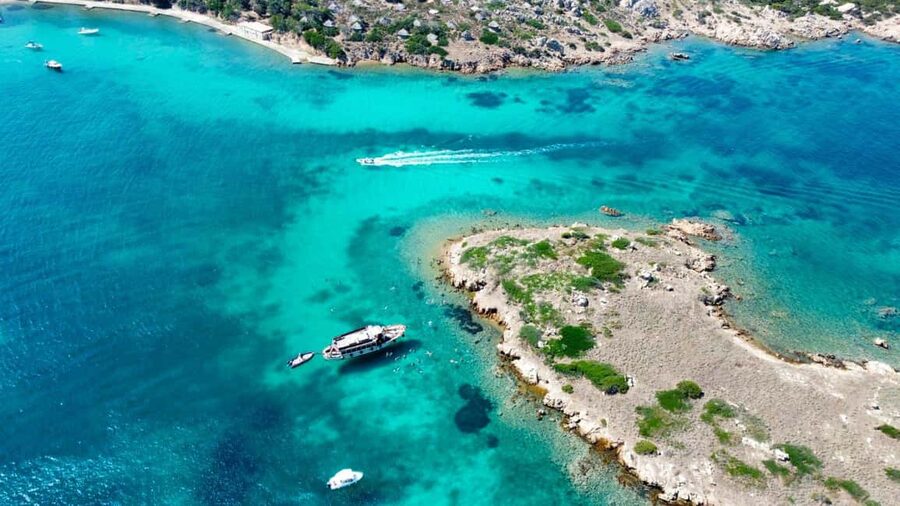 From Palau/La Maddal: Boat Tour of La Maddalena Archipelago - Spargi and two hours at Cala Connari