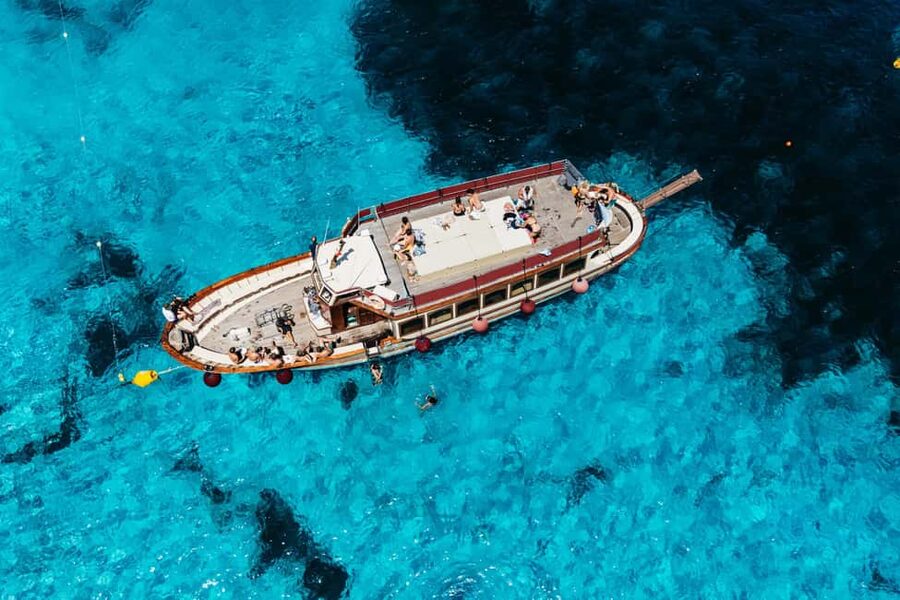 From Palau/La Maddal: Boat Tour of La Maddalena Archipelago - Who will enjoy this tour most