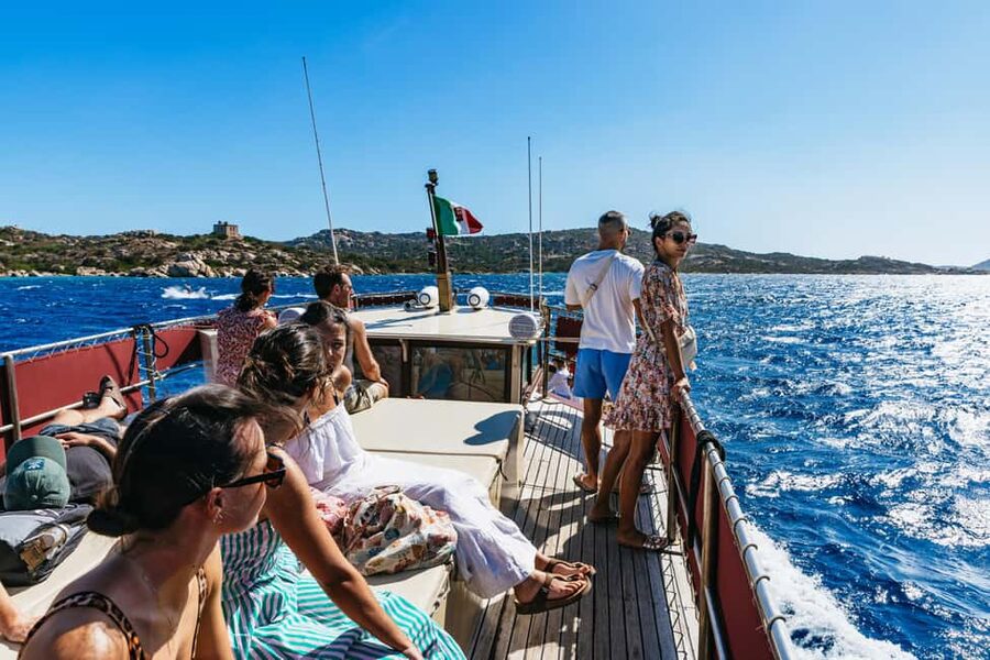 From Palau/La Maddal: Boat Tour of La Maddalena Archipelago - Starting in Palau and crossing toward Caprera
