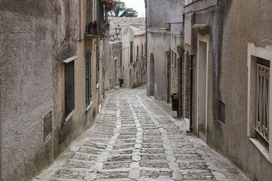 From Palermo: Erice, Salt Pans, and Segesta Day Trip - Who should take this day trip?