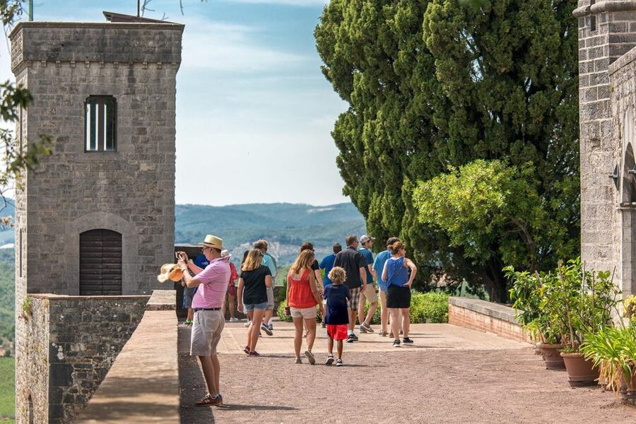 From Rome: Bagnoregio & Orvieto Day Trip with Wines & Lunch - Value, guides, and practical tradeoffs