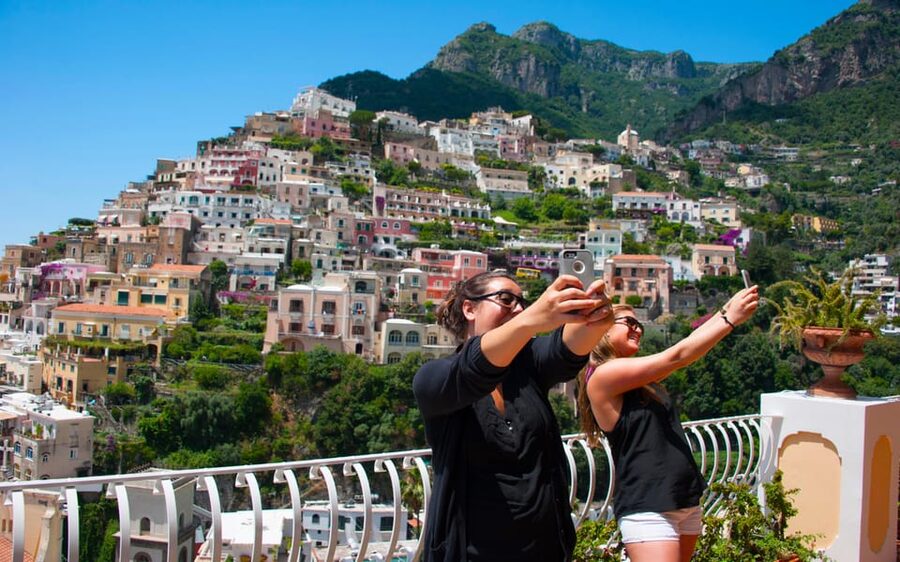 From Rome: Pompeii, Positano and Amalfi Coast Day Trip - Guides, drivers, and the human side of the day