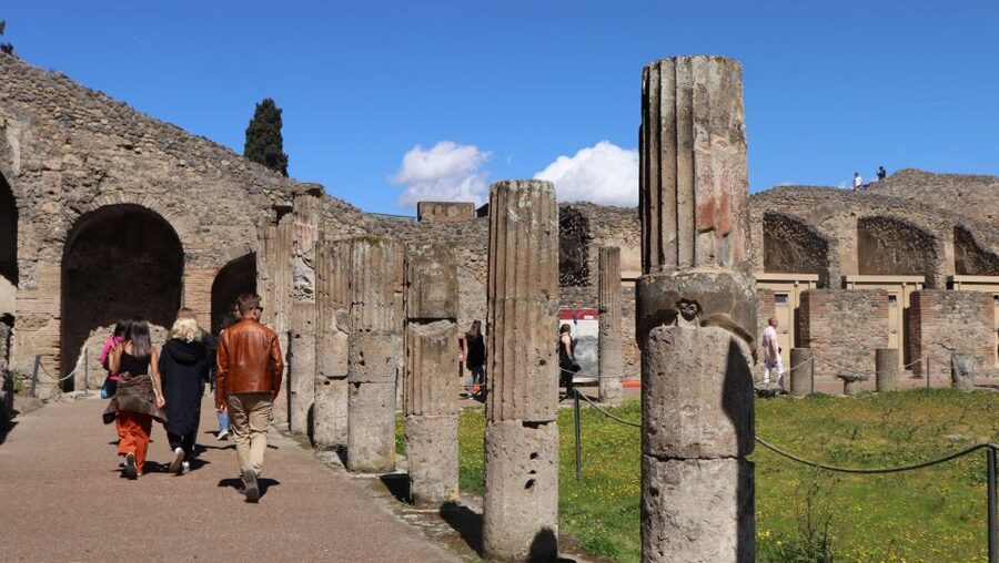 From Rome: Pompeii, Positano and Amalfi Coast Day Trip - What to pack and who should skip it