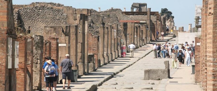 From Rome: Pompeii, Positano and Amalfi Full-Day Tour - Amalfi and its lemon-scented finish