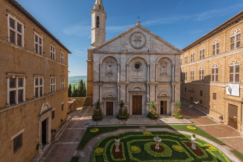 From Siena: Pienza and Montepulciano Small-Group Tour - Vino Nobile beneath the town