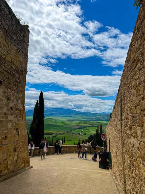 From Siena: Tuscany Hills Wine Tour - Pienza, the town of harmony and views