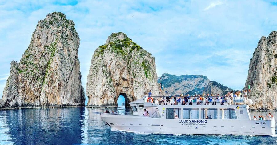 From Sorrento/Nerano: Capri Island Cruise with Guide Onboard - The boat ride to Capri