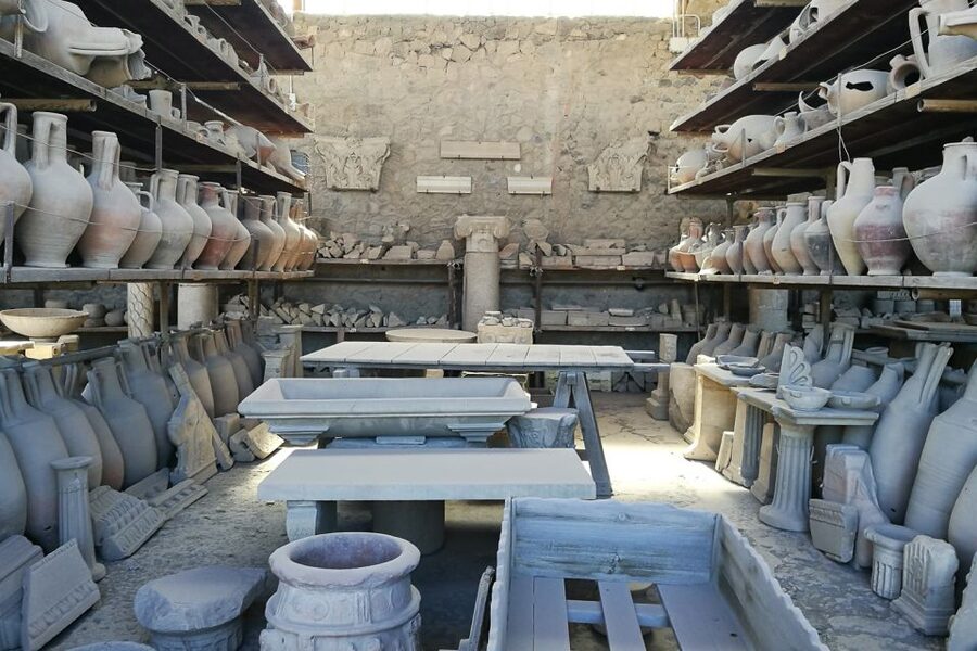 From Sorrento: Pompeii and Vesuvius Tour - The volcanic story behind the ruins