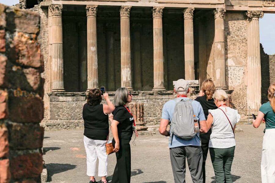 From Sorrento: Pompeii Half-Day Skip-the-Line Tour - Why a guide makes Pompeii easier to understand