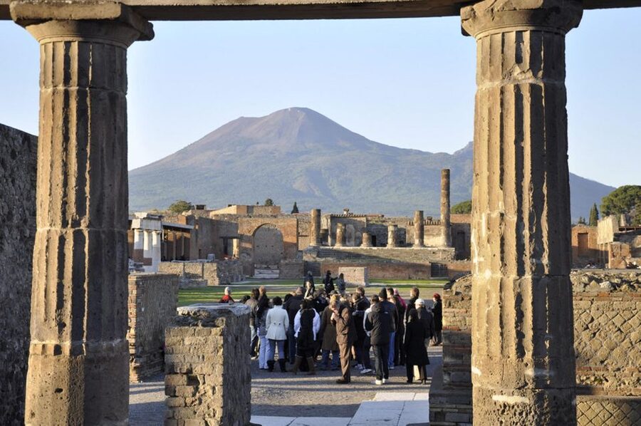From Sorrento: Pompeii Ruins All-inclusive Guided Tour - Bakeries, termopolia, and street food