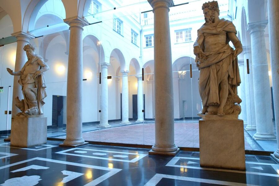 Genoa: 2-Hour Guided Walking Tour of the Historical Center - Strada Nuova and the Rolli palaces