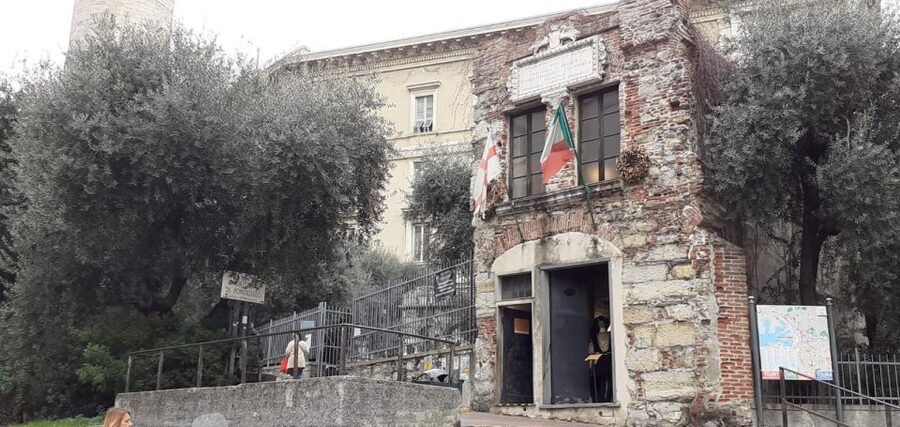 Genoa: Historic Guided Tour of Christopher Columbus' House - Columbus, family life, and careful interpretation