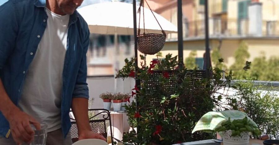 Genova: Homemade Pasta & Pesto Local Chef Class with Wine - Making pesto the Genoese way