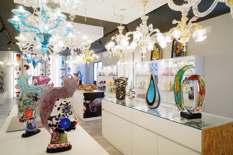Glass Blowing Show Visit Murano Glass Factory & Showroom OMG - Inside the furnace: vase first, horse next
