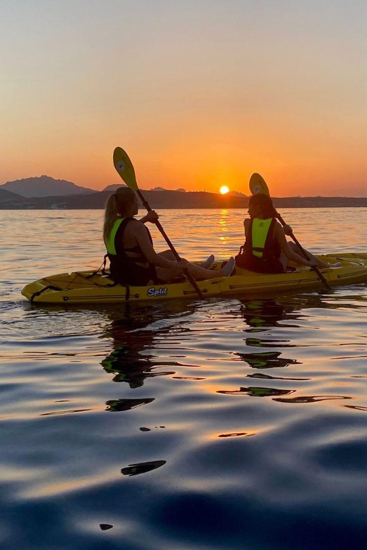 Golfo Aranci: Small group Kayak tour with Aperitif &dolphins - My call: book it if the mix matters