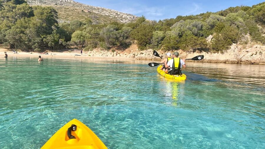 Golfo Aranci: Small group Kayak tour with Aperitif &dolphins - What Philipp adds to the outing