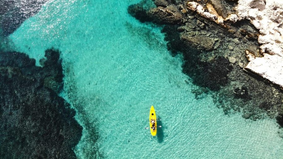 Golfo Aranci: Small group Kayak tour with Aperitif &dolphins - Cala Moresca: the first proper water stop