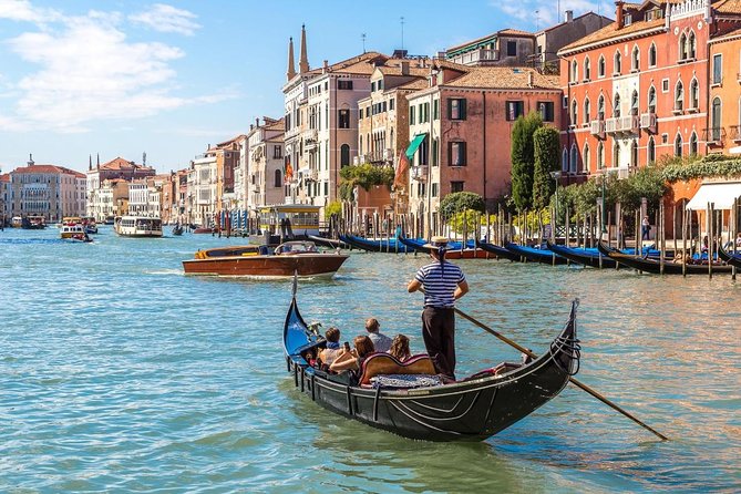 Grand Canal Gondola Experience with Live Commentary™ - What this gondola experience is really like