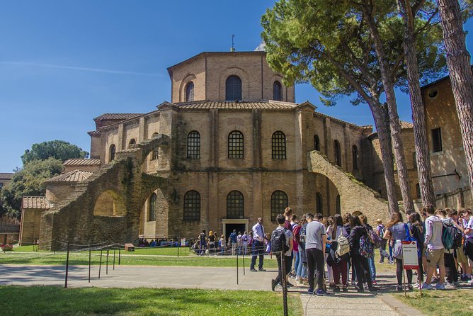 Guided Tour of Mosaic Tiles in Ravenna - The starry ceiling of Galla Placidia